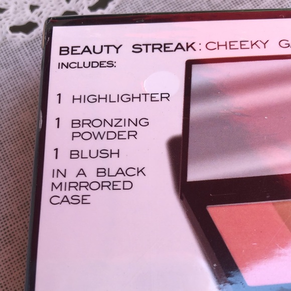 ME Beauty Streak Cheeky Gal blush bronzer highlighter/NWT - Picture 4 of 5